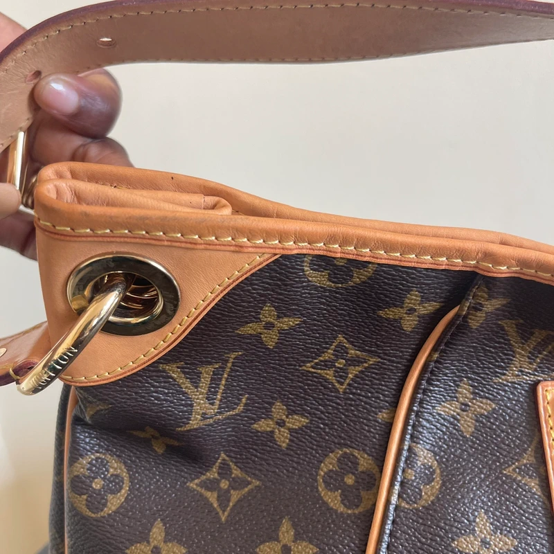 SAC DE LUXE DE SECONDE MAIN AUTHENTIQUE. PETITE MAROQUINERIE DE LUXE. ENTRUPY CERTIFICATE