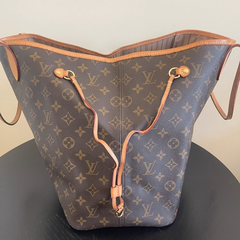Louis Vuitton neverfull GM monogram SAC DE LUXE DE SECONDE MAIN AUTHENTIQUE. PETITE MAROQUINERIE DE LUXE. ENTRUPY CERTIFICATE