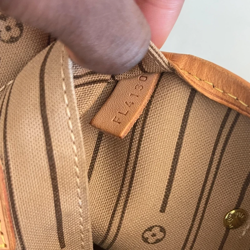 Louis Vuitton neverfull GM monogram SAC DE LUXE DE SECONDE MAIN AUTHENTIQUE. PETITE MAROQUINERIE DE LUXE. ENTRUPY CERTIFICATE