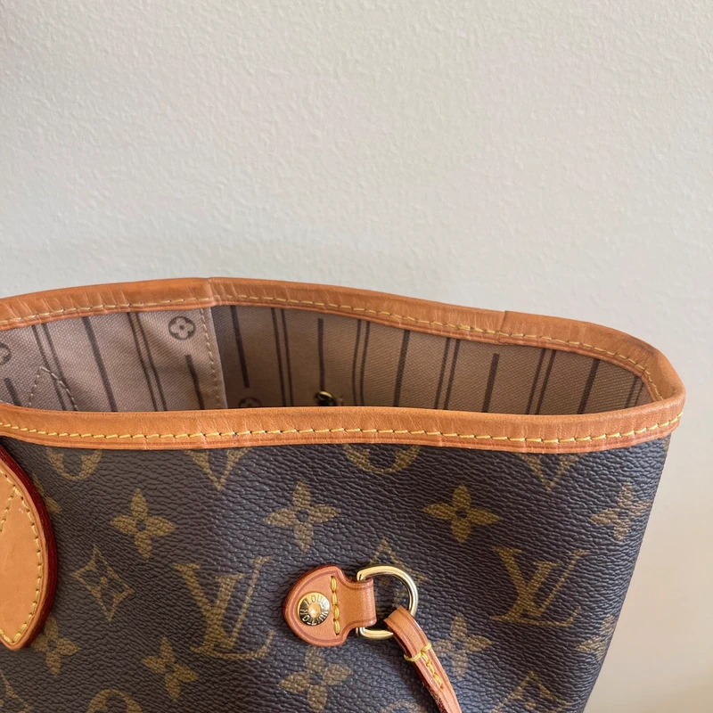 Louis Vuitton neverfull GM monogram SAC DE LUXE DE SECONDE MAIN AUTHENTIQUE. PETITE MAROQUINERIE DE LUXE. ENTRUPY CERTIFICATE
