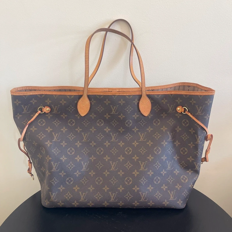 Louis Vuitton neverfull GM monogram SAC DE LUXE DE SECONDE MAIN AUTHENTIQUE. PETITE MAROQUINERIE DE LUXE. ENTRUPY CERTIFICATE