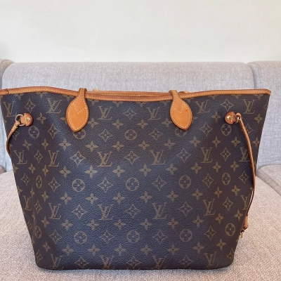 Louis Vuitton neverfull MM monogram SAC DE LUXE DE SECONDE MAIN AUTHENTIQUE. PETITE MAROQUINERIE DE LUXE. ENTRUPY CERTIFICATE