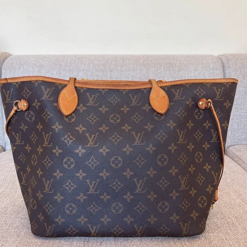 Louis Vuitton neverfull MM monogram SAC DE LUXE DE SECONDE MAIN AUTHENTIQUE. PETITE MAROQUINERIE DE LUXE. ENTRUPY CERTIFICATE