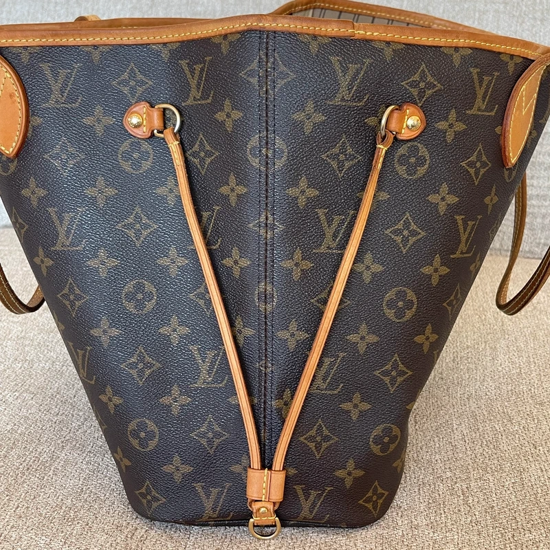 Louis Vuitton neverfull MM monogram SAC DE LUXE DE SECONDE MAIN AUTHENTIQUE. PETITE MAROQUINERIE DE LUXE. ENTRUPY CERTIFICATE