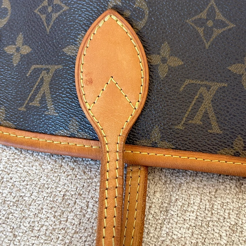 Louis Vuitton neverfull MM monogram SAC DE LUXE DE SECONDE MAIN AUTHENTIQUE. PETITE MAROQUINERIE DE LUXE. ENTRUPY CERTIFICATE