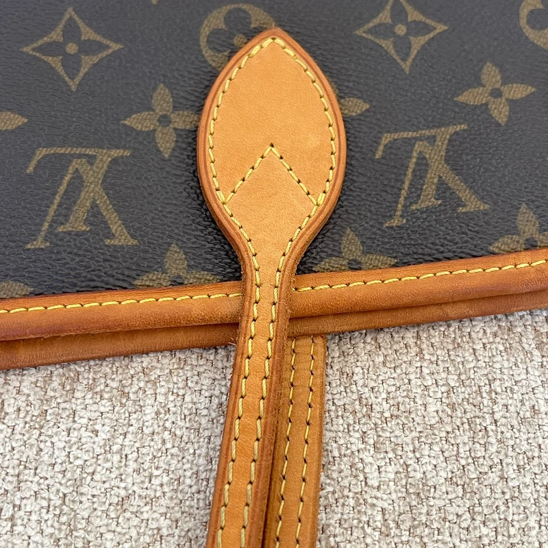 Louis Vuitton neverfull MM monogram SAC DE LUXE DE SECONDE MAIN AUTHENTIQUE. PETITE MAROQUINERIE DE LUXE. ENTRUPY CERTIFICATE