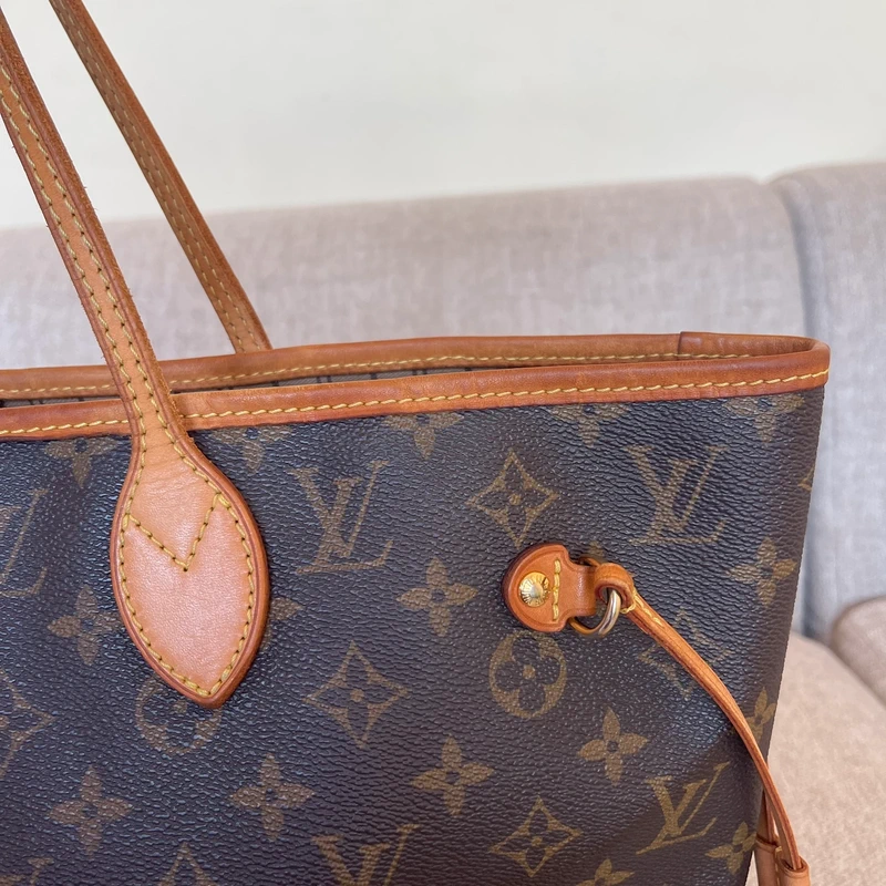 Louis Vuitton neverfull MM monogram SAC DE LUXE DE SECONDE MAIN AUTHENTIQUE. PETITE MAROQUINERIE DE LUXE. ENTRUPY CERTIFICATE