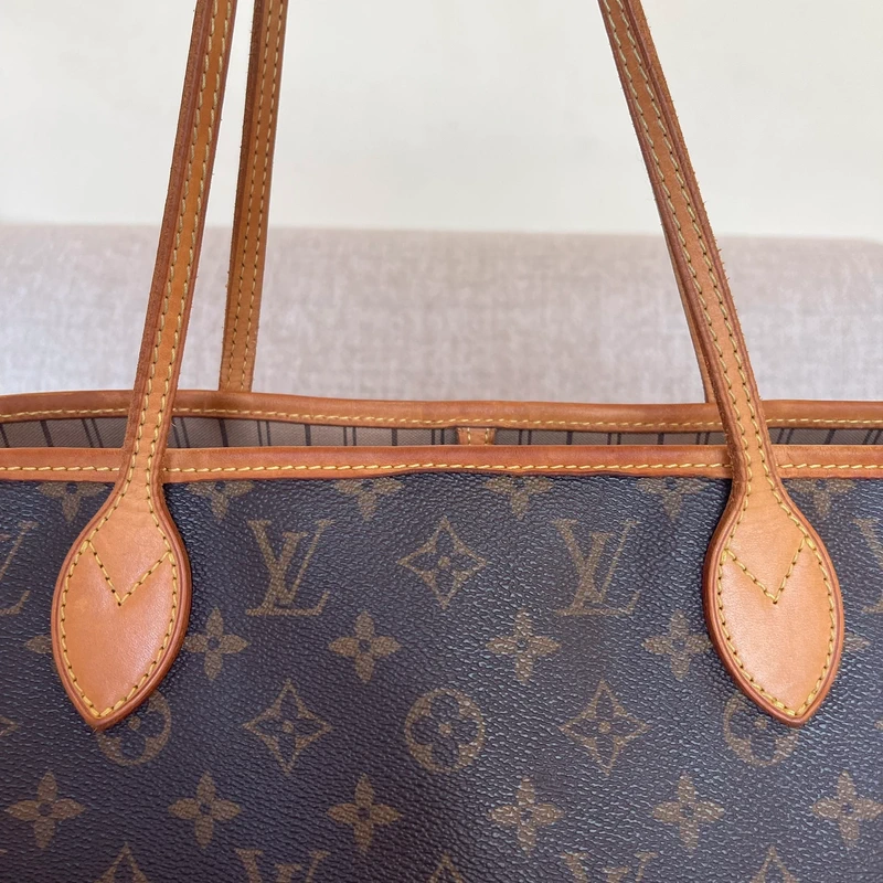 Louis Vuitton neverfull MM monogram SAC DE LUXE DE SECONDE MAIN AUTHENTIQUE. PETITE MAROQUINERIE DE LUXE. ENTRUPY CERTIFICATE