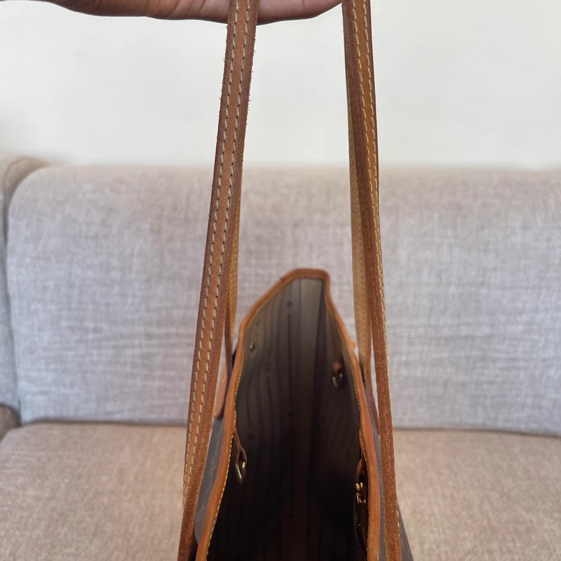 Louis Vuitton neverfull MM monogram SAC DE LUXE DE SECONDE MAIN AUTHENTIQUE. PETITE MAROQUINERIE DE LUXE. ENTRUPY CERTIFICATE