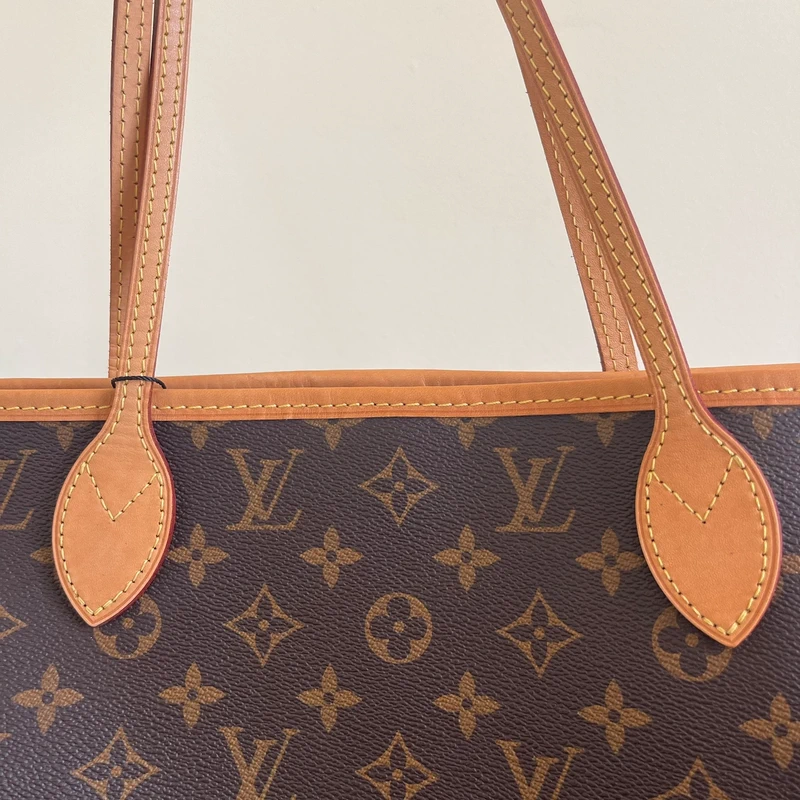 Louis Vuitton neverfull MM monogram cerise SAC DE LUXE DE SECONDE MAIN AUTHENTIQUE. PETITE MAROQUINERIE DE LUXE. ENTRUPY CERTIFICATE