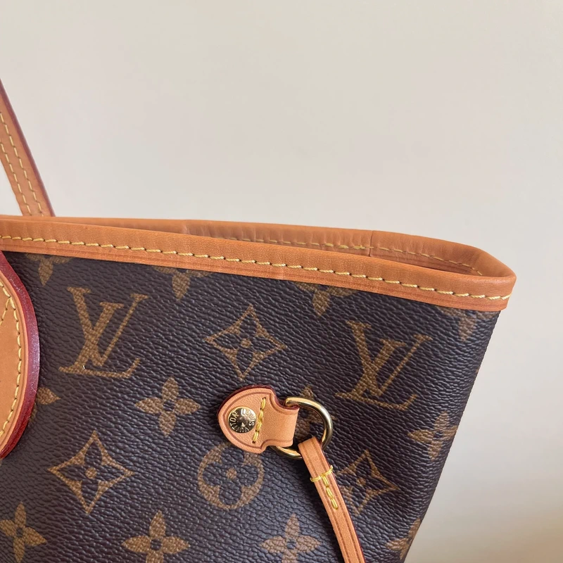 Louis Vuitton neverfull MM monogram cerise SAC DE LUXE DE SECONDE MAIN AUTHENTIQUE. PETITE MAROQUINERIE DE LUXE. ENTRUPY CERTIFICATE