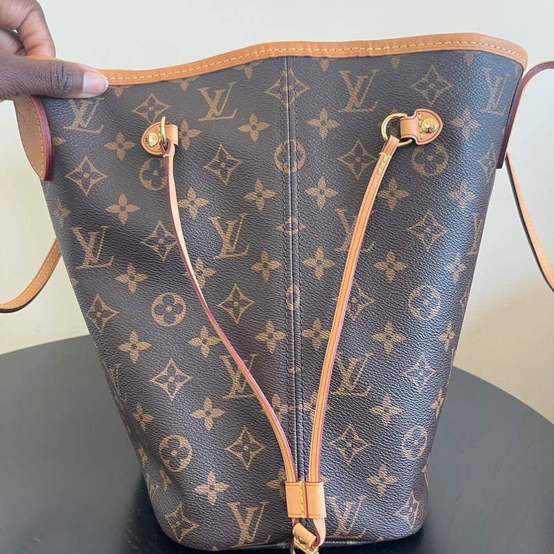 Louis Vuitton neverfull MM monogram cerise SAC DE LUXE DE SECONDE MAIN AUTHENTIQUE. PETITE MAROQUINERIE DE LUXE. ENTRUPY CERTIFICATE