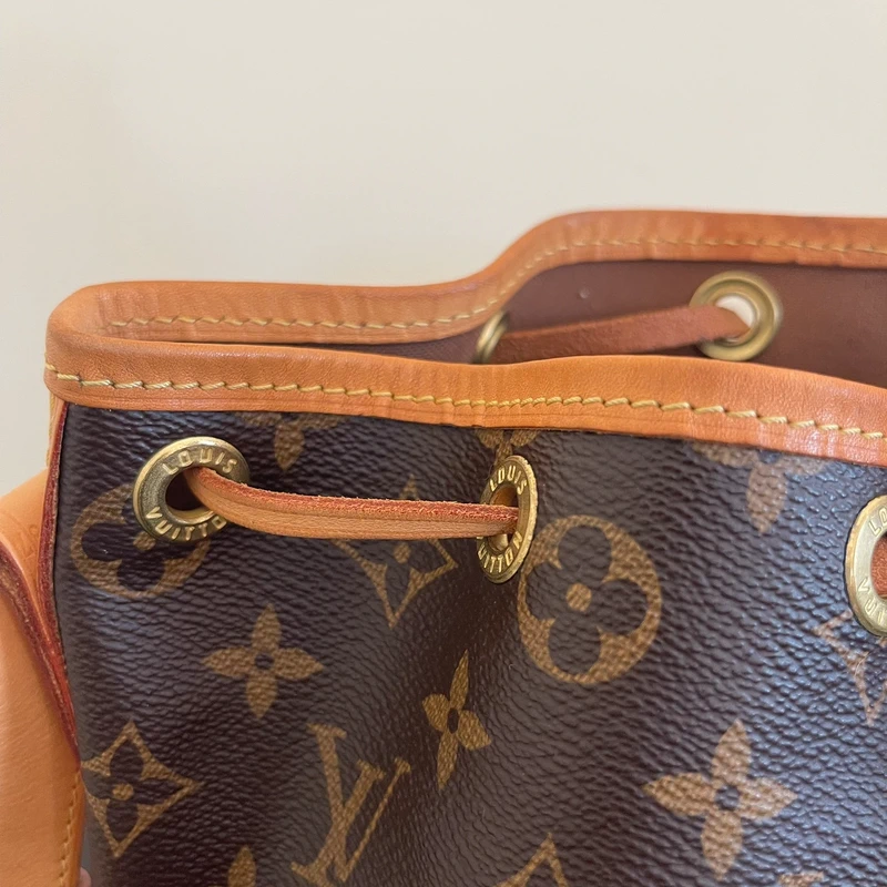 Louis Vuitton Noé BB monogram SAC DE LUXE DE SECONDE MAIN AUTHENTIQUE. PETITE MAROQUINERIE DE LUXE. ENTRUPY CERTIFICATE