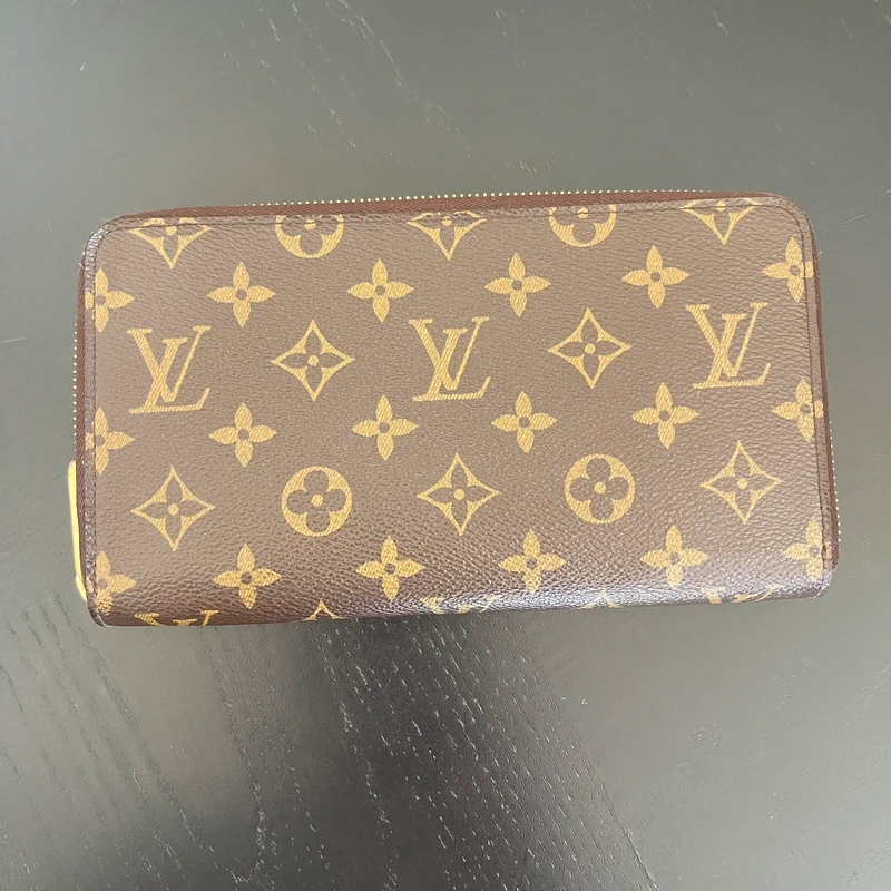 Louis Vuitton organizer zippy monogram LUXE DE SECONDE MAIN AUTHENTIQUE. PETITE MAROQUINERIE DE LUXE. ENTRUPY CERTIFICATE