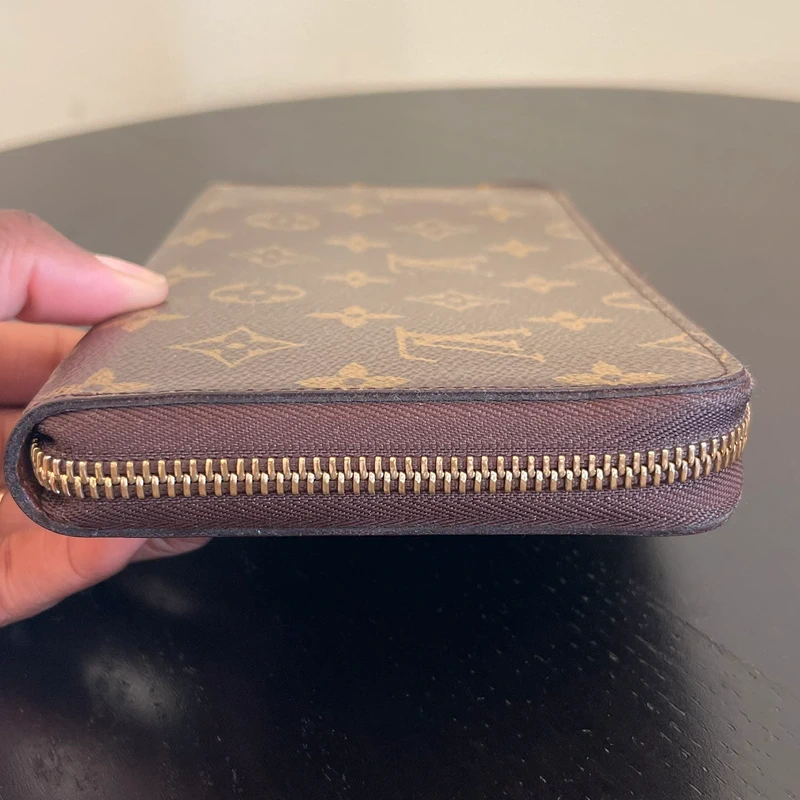 Louis Vuitton organizer zippy monogram LUXE DE SECONDE MAIN AUTHENTIQUE. PETITE MAROQUINERIE DE LUXE. ENTRUPY CERTIFICATE