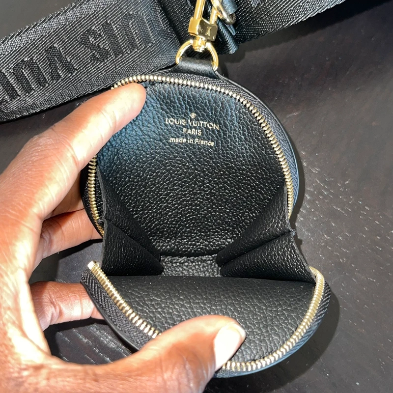 Louis Vuitton papillon BB cuir monogram empreinte bicolore SAC DE LUXE DE SECONDE MAIN AUTHENTIQUE. PETITE MAROQUINERIE DE LUXE. ENTRUPY CERTIFICATE
