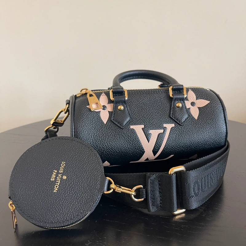 Louis Vuitton papillon BB cuir monogram empreinte bicolore SAC DE LUXE DE SECONDE MAIN AUTHENTIQUE. PETITE MAROQUINERIE DE LUXE. ENTRUPY CERTIFICATE