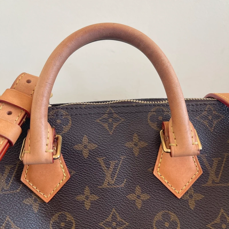 Louis Vuitton speedy 25 bandoulière monogram SAC DE LUXE DE SECONDE MAIN AUTHENTIQUE. PETITE MAROQUINERIE DE LUXE. ENTRUPY CERTIFICATE