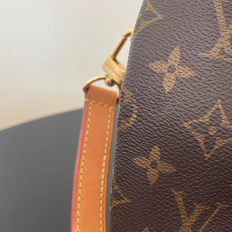 Louis Vuitton speedy 25 bandoulière monogram SAC DE LUXE DE SECONDE MAIN AUTHENTIQUE. PETITE MAROQUINERIE DE LUXE. ENTRUPY CERTIFICATE