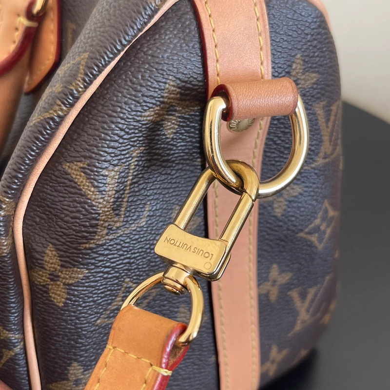 Louis Vuitton speedy 25 bandoulière monogram SAC DE LUXE DE SECONDE MAIN AUTHENTIQUE. PETITE MAROQUINERIE DE LUXE. ENTRUPY CERTIFICATE