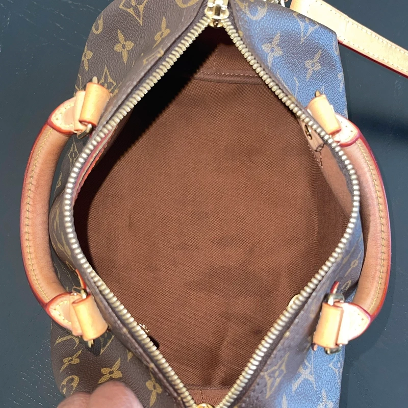 Louis Vuitton speedy 25 bandoulière monogram SAC DE LUXE DE SECONDE MAIN AUTHENTIQUE. PETITE MAROQUINERIE DE LUXE. ENTRUPY CERTIFICATE