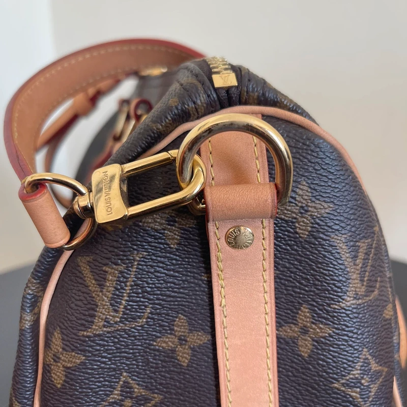 Louis Vuitton speedy 25 bandoulière monogram SAC DE LUXE DE SECONDE MAIN AUTHENTIQUE. PETITE MAROQUINERIE DE LUXE. ENTRUPY CERTIFICATE