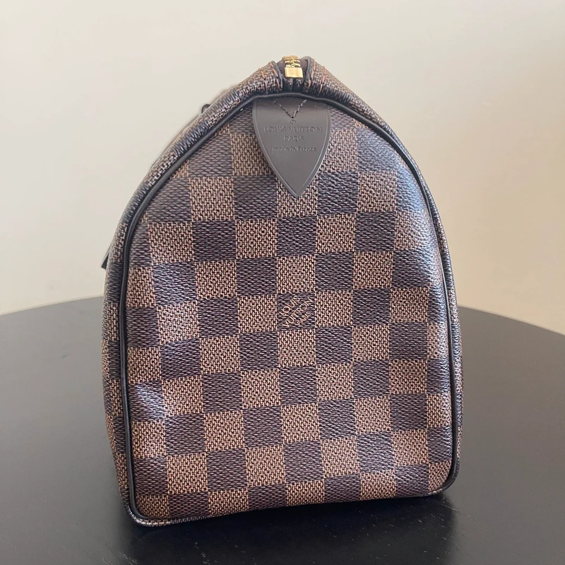 Louis Vuitton speedy 25 damier ébène SAC DE LUXE DE SECONDE MAIN AUTHENTIQUE. PETITE MAROQUINERIE DE LUXE. ENTRUPY CERTIFICATE