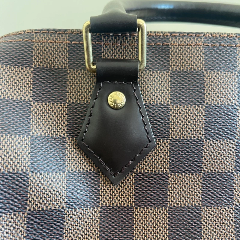Louis Vuitton speedy 25 damier ébène SAC DE LUXE DE SECONDE MAIN AUTHENTIQUE. PETITE MAROQUINERIE DE LUXE. ENTRUPY CERTIFICATE