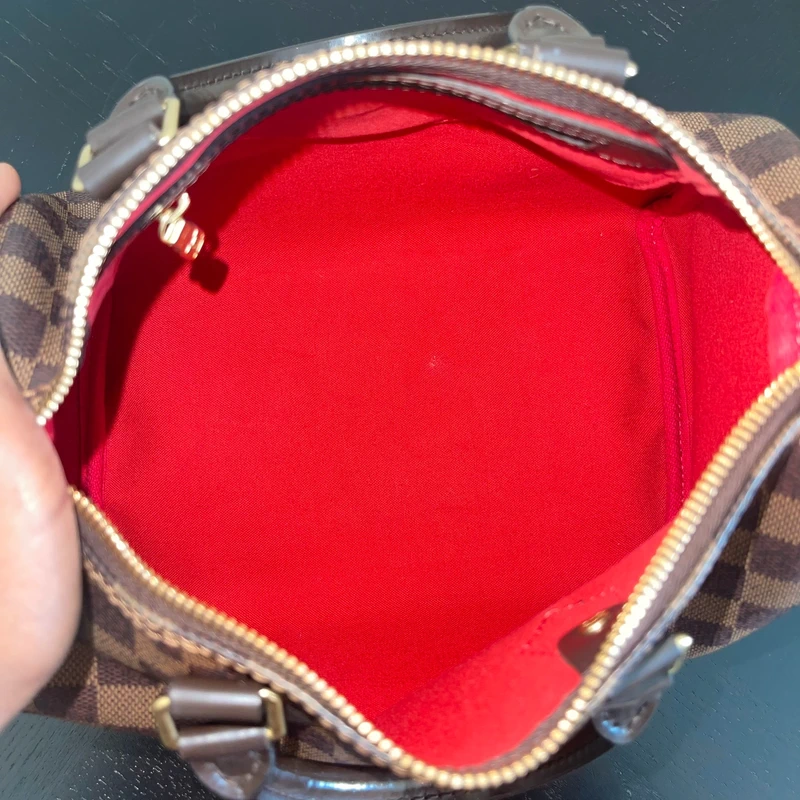 Louis Vuitton speedy 25 damier ébène SAC DE LUXE DE SECONDE MAIN AUTHENTIQUE. PETITE MAROQUINERIE DE LUXE. ENTRUPY CERTIFICATE