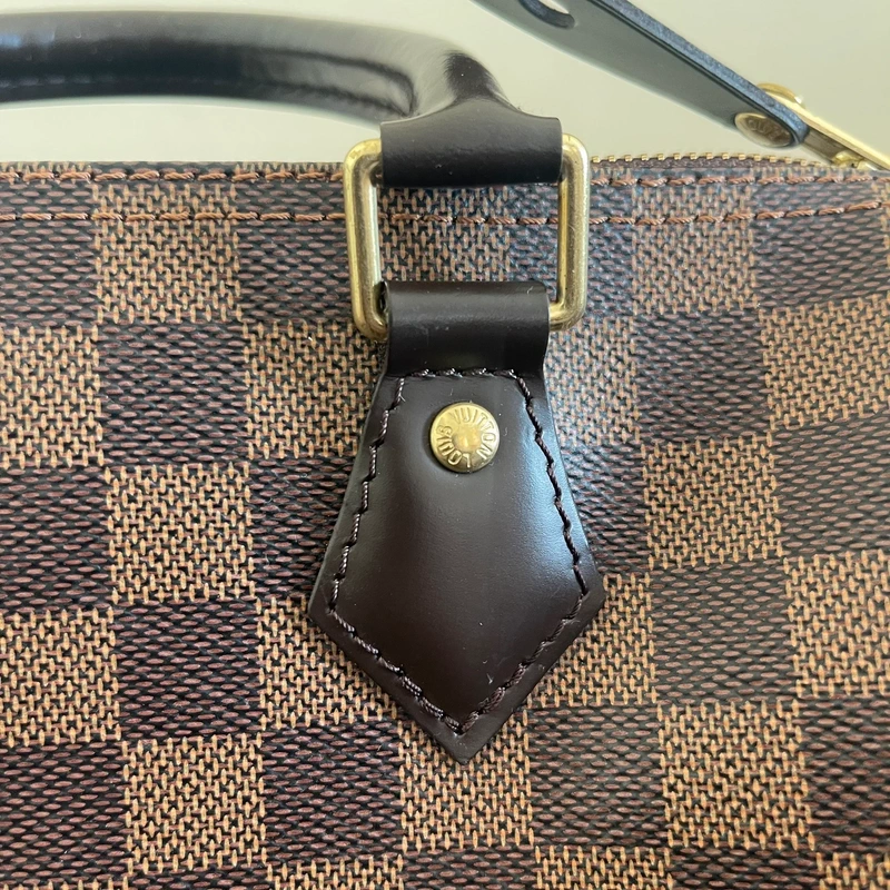 Louis Vuitton speedy 25 damier ébène SAC DE LUXE DE SECONDE MAIN AUTHENTIQUE. PETITE MAROQUINERIE DE LUXE. ENTRUPY CERTIFICATE