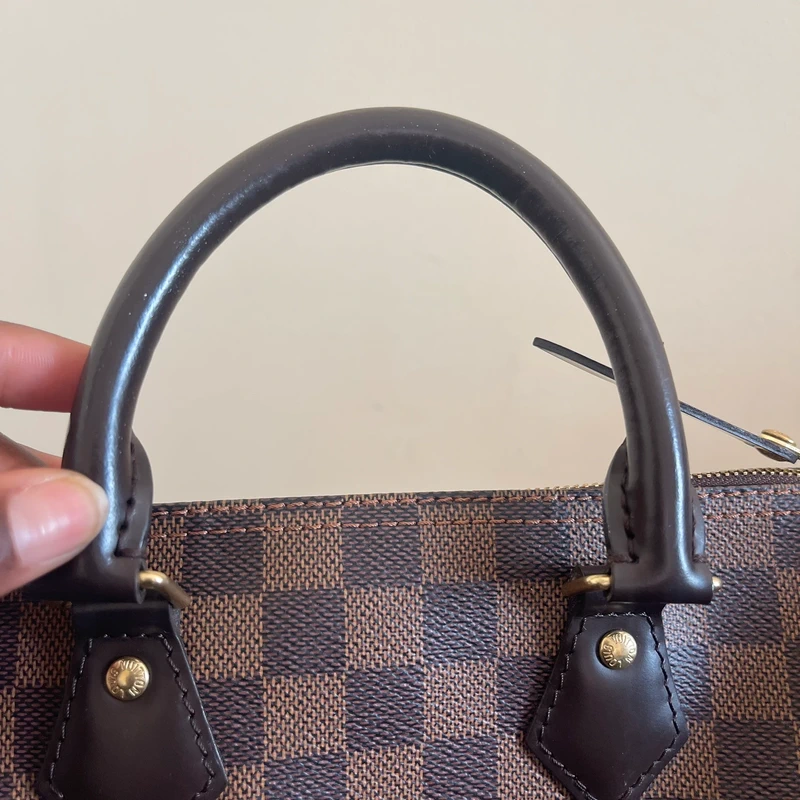 Louis Vuitton speedy 25 damier ébène SAC DE LUXE DE SECONDE MAIN AUTHENTIQUE. PETITE MAROQUINERIE DE LUXE. ENTRUPY CERTIFICATE