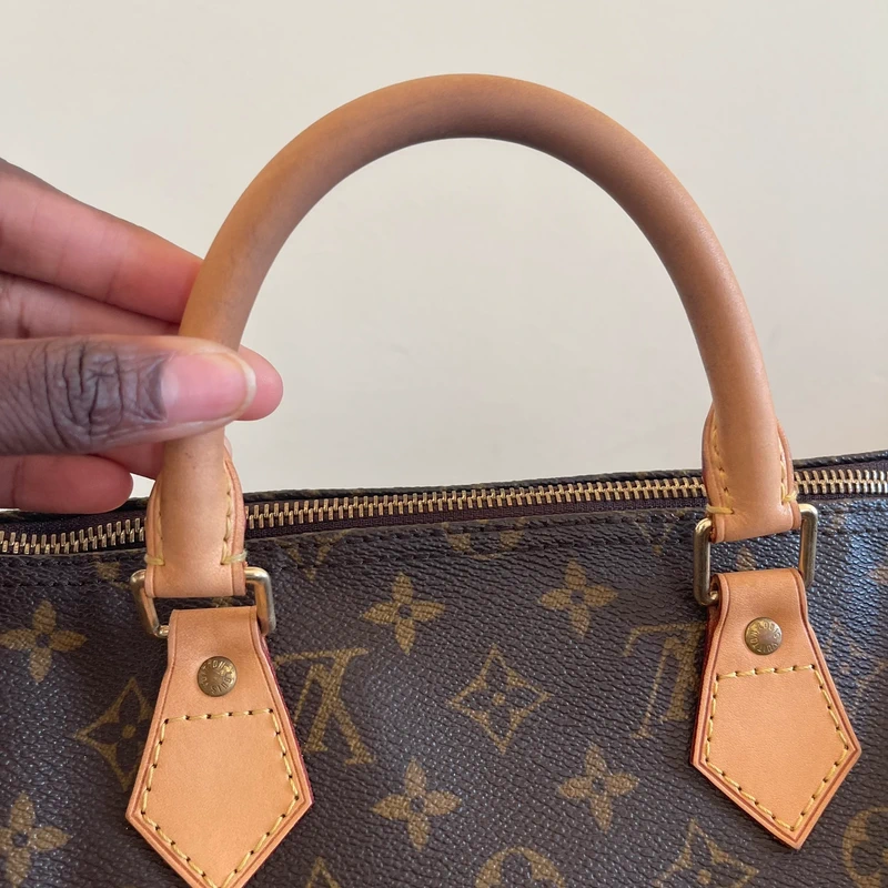 Louis Vuitton speedy 35 monogram SAC DE LUXE DE SECONDE MAIN AUTHENTIQUE. PETITE MAROQUINERIE DE LUXE. ENTRUPY CERTIFICATE