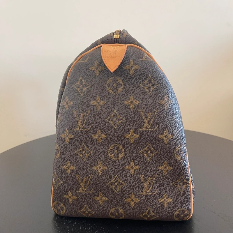 Louis Vuitton speedy 35 monogram SAC DE LUXE DE SECONDE MAIN AUTHENTIQUE. PETITE MAROQUINERIE DE LUXE. ENTRUPY CERTIFICATE