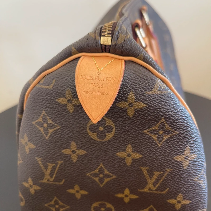 Louis Vuitton speedy 35 monogram SAC DE LUXE DE SECONDE MAIN AUTHENTIQUE. PETITE MAROQUINERIE DE LUXE. ENTRUPY CERTIFICATE