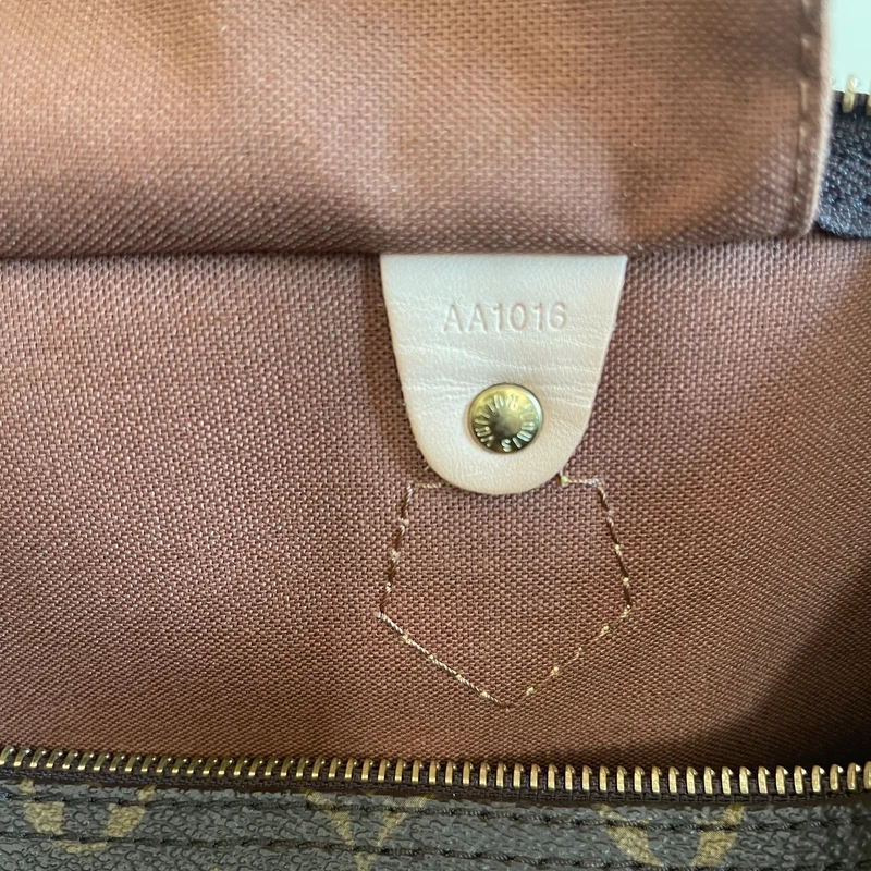 Louis Vuitton speedy 35 monogram SAC DE LUXE DE SECONDE MAIN AUTHENTIQUE. PETITE MAROQUINERIE DE LUXE. ENTRUPY CERTIFICATE