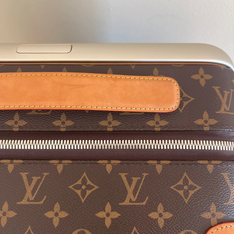LOUIS VUITTON Horizon 55 LUXE DE SECONDE MAIN AUTHENTIQUE CERTIFICAT D'AUTHENTICITE ENTRUPY. SAC DE LUXE D'OCCASION PAS CHER LOUIS VUITTON FULL SET