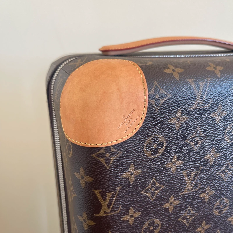 LOUIS VUITTON Horizon 55 LUXE DE SECONDE MAIN AUTHENTIQUE CERTIFICAT D'AUTHENTICITE ENTRUPY. SAC DE LUXE D'OCCASION PAS CHER LOUIS VUITTON FULL SET