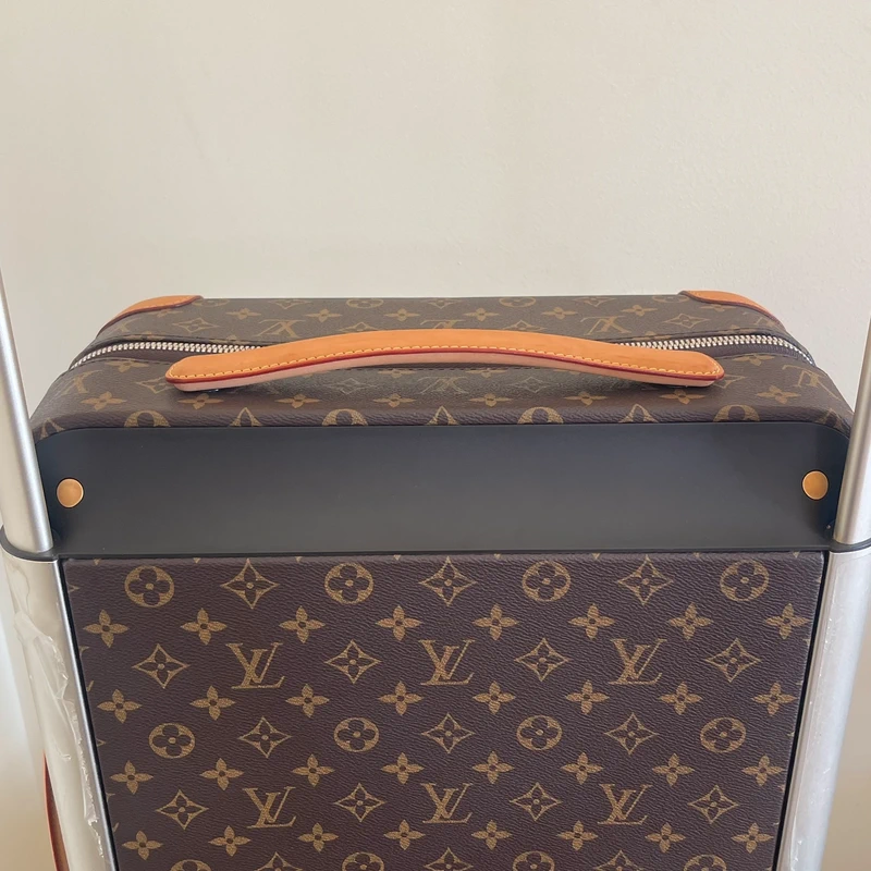 LOUIS VUITTON Horizon 55 LUXE DE SECONDE MAIN AUTHENTIQUE CERTIFICAT D'AUTHENTICITE ENTRUPY. SAC DE LUXE D'OCCASION PAS CHER LOUIS VUITTON FULL SET