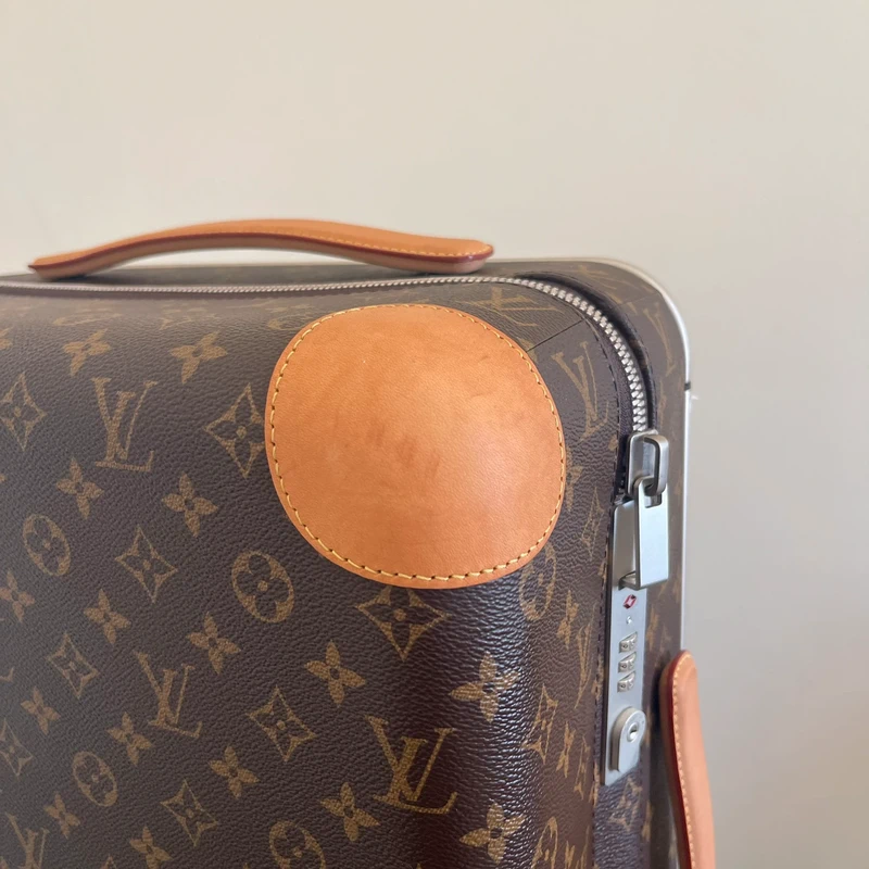 LOUIS VUITTON Horizon 55 LUXE DE SECONDE MAIN AUTHENTIQUE CERTIFICAT D'AUTHENTICITE ENTRUPY. SAC DE LUXE D'OCCASION PAS CHER LOUIS VUITTON FULL SET