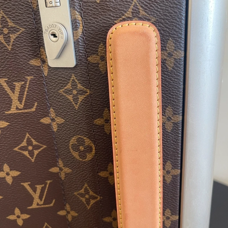 LOUIS VUITTON Horizon 55 LUXE DE SECONDE MAIN AUTHENTIQUE CERTIFICAT D'AUTHENTICITE ENTRUPY. SAC DE LUXE D'OCCASION PAS CHER LOUIS VUITTON FULL SET