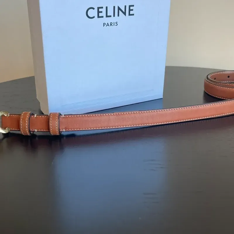 CELINE ceinture Triomphe en cuir de veau naturel & dorée 75 cm - détail du produit 2
