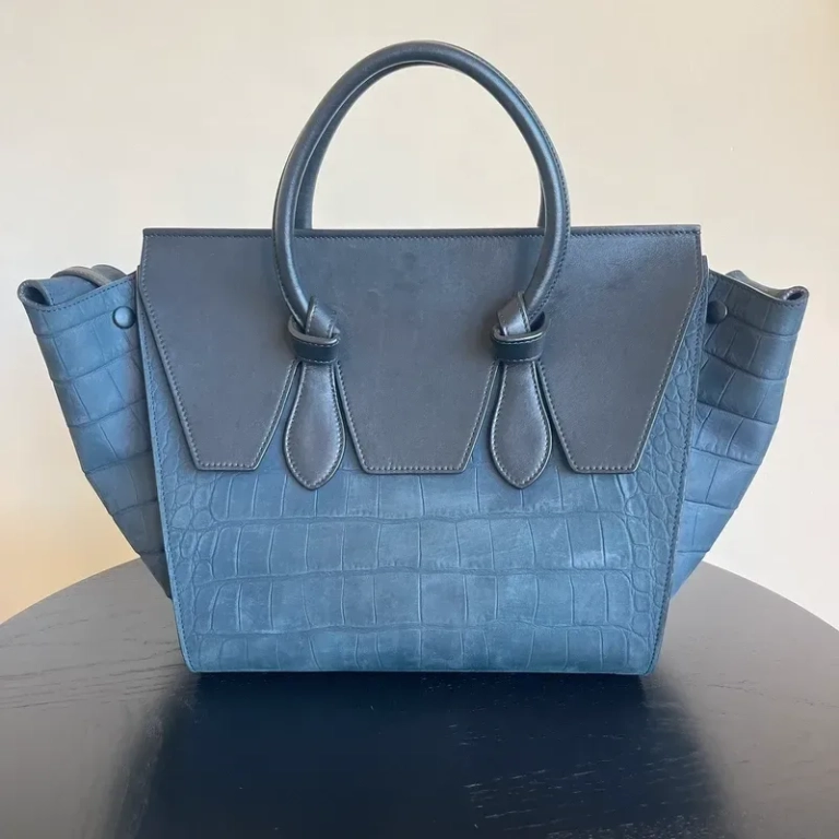 CELINE sac small Tie Tote en cuir nubuck de veau croco bleu nuit & noir - vue principale