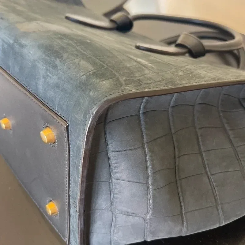 CELINE sac small Tie Tote en cuir nubuck de veau croco bleu nuit & noir - vue complémentaire