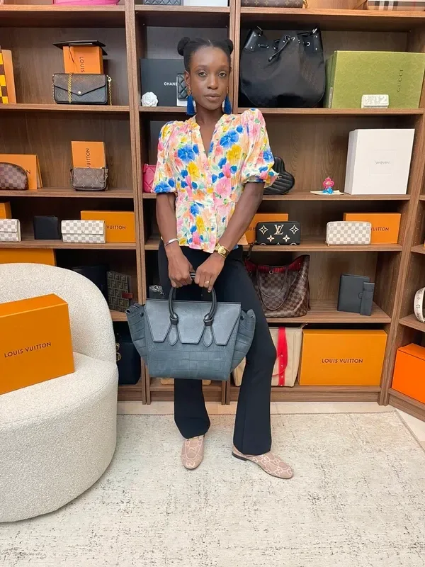 CELINE sac small Tie Tote en cuir nubuck de veau croco bleu nuit & noir - détail du produit 15
