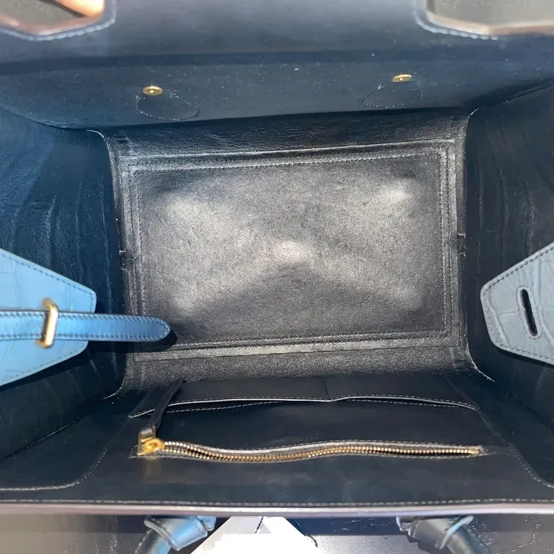 CELINE sac small Tie Tote en cuir nubuck de veau croco bleu nuit & noir - détail du produit 21