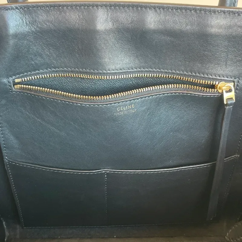 CELINE sac small Tie Tote en cuir nubuck de veau croco bleu nuit & noir - détail du produit 22