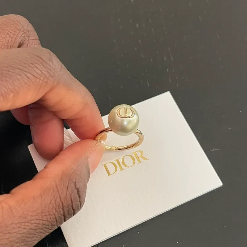 DIOR bague Amulets métal doré et perle blanche M 50-52 - vue complémentaire