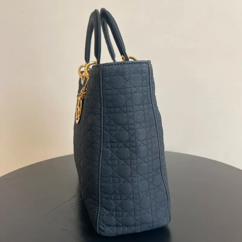 DIOR sac LADY en toile nylon noir et doré - détail du produit 4
