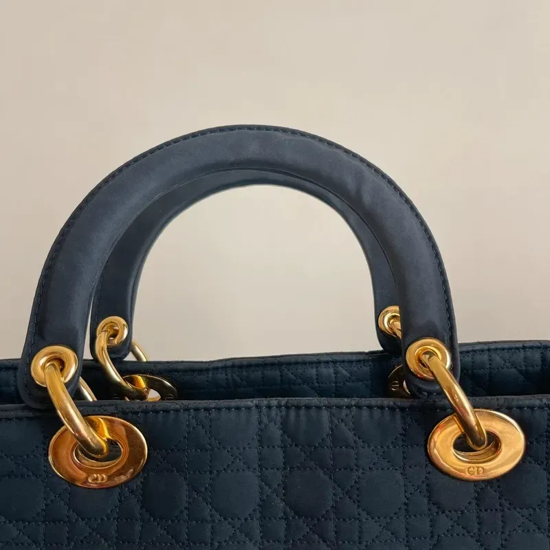 DIOR sac LADY en toile nylon noir et doré - détail du produit 7