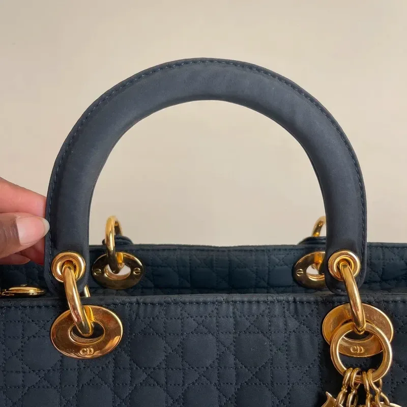 DIOR sac LADY en toile nylon noir et doré - détail du produit 8